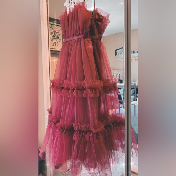 Elegant Burgundy Tulle ruffle dress NEW w/Tag - Picture 2 of 7